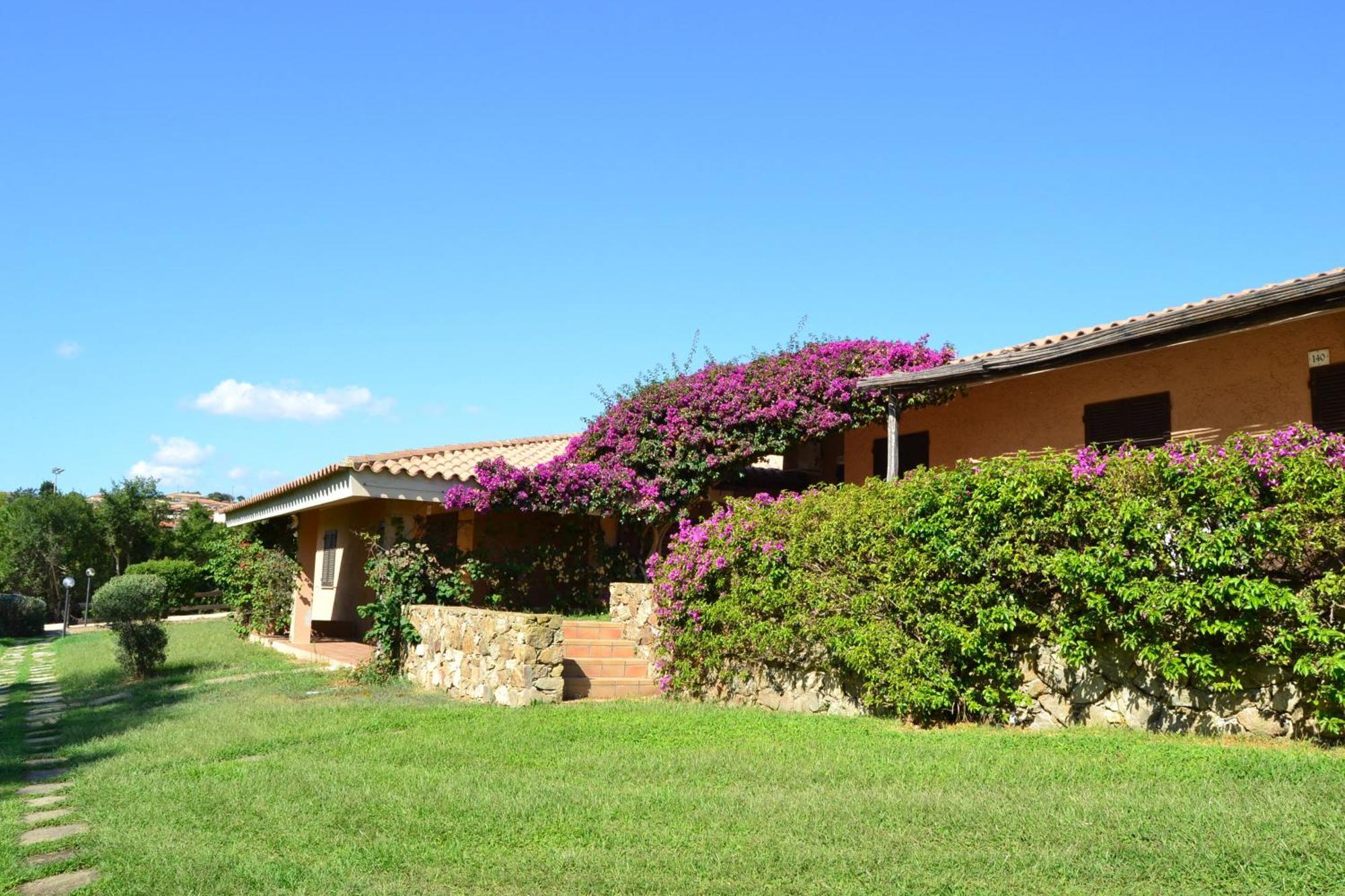 Residence Porto Mannu Palau Exterior photo