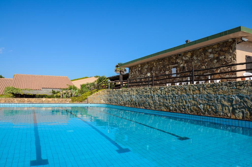 Residence Porto Mannu Palau Exterior photo