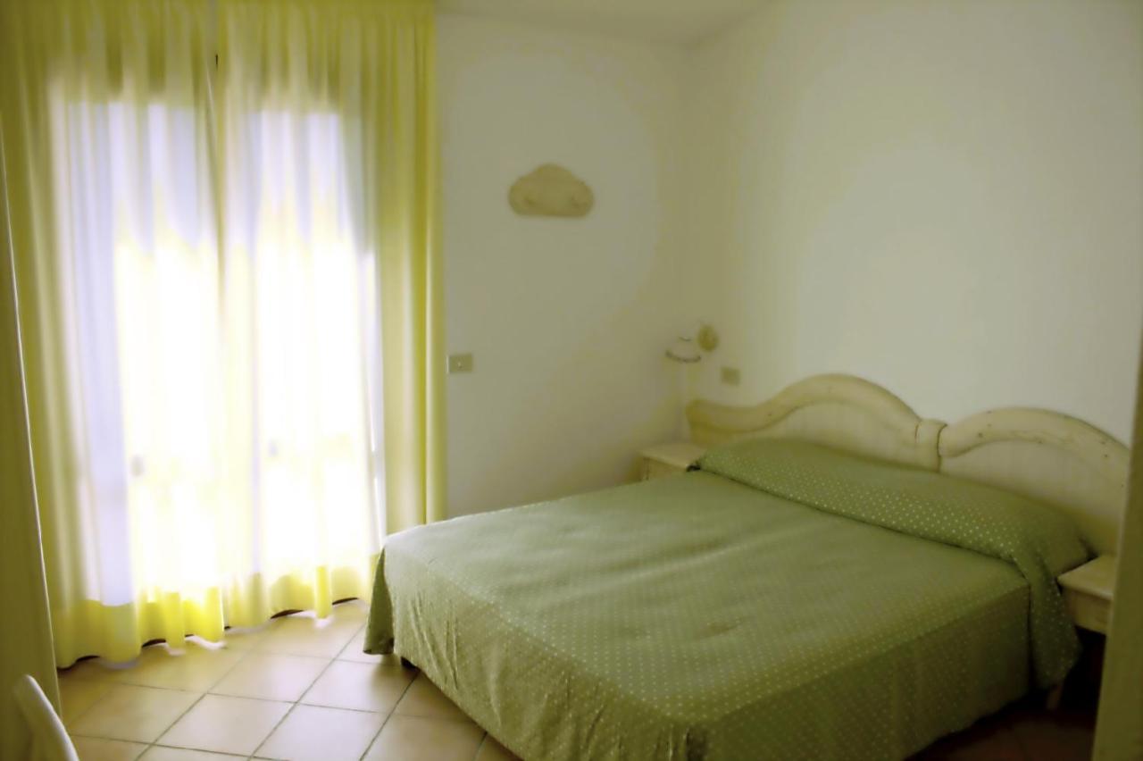 Residence Porto Mannu Palau Exterior photo