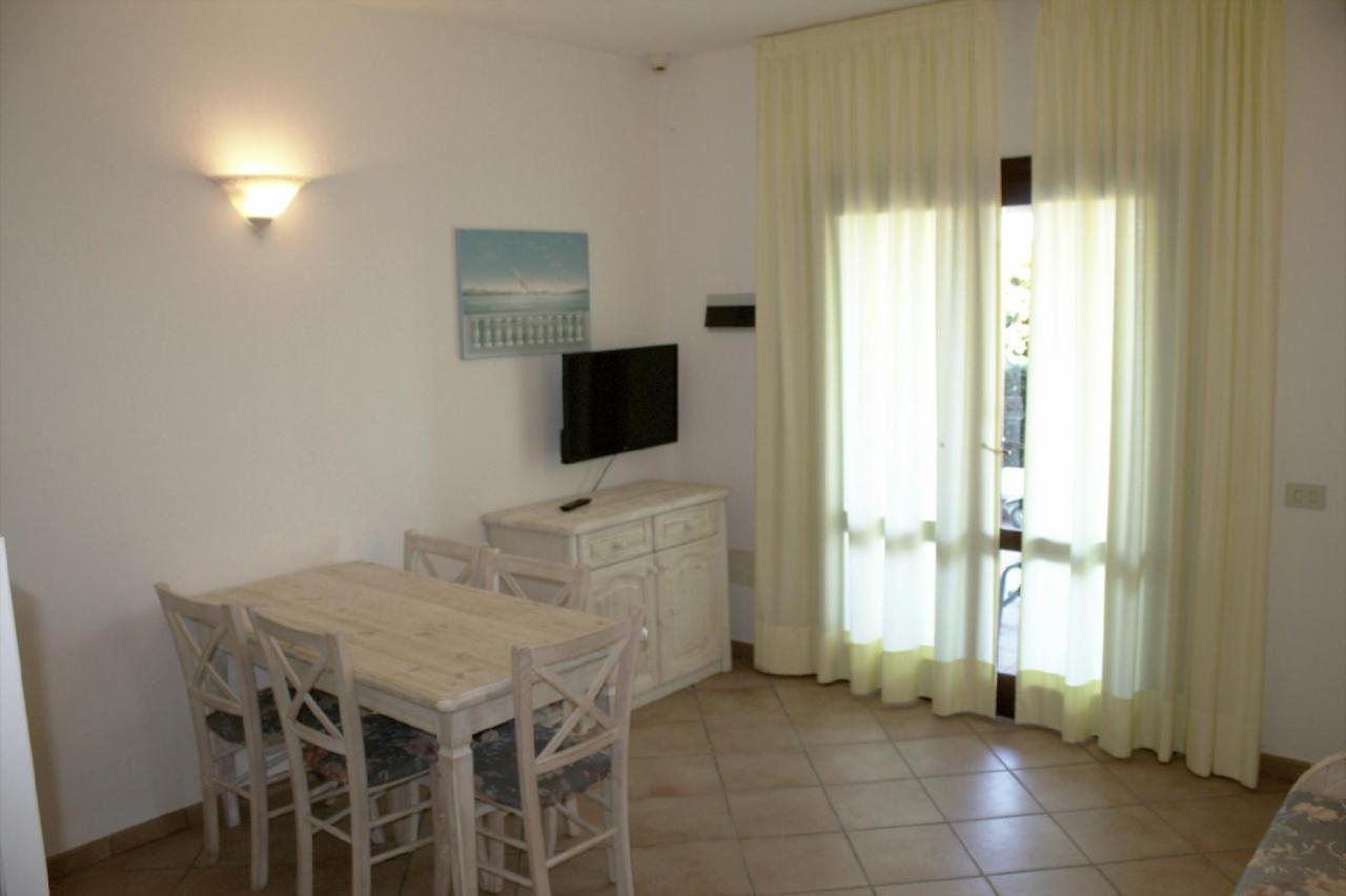 Residence Porto Mannu Palau Exterior photo